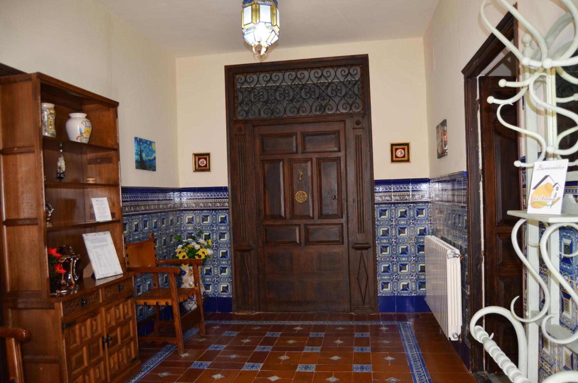 La Antigua, Casa Centrica, Amplio Patio, Piscina Y Barbacoa * Campillo de Altobuey